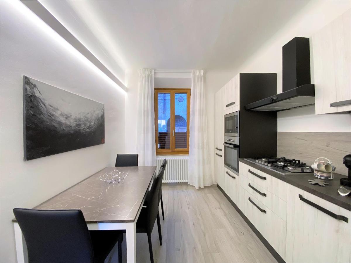 Casa Stella- A Due Passi Dal Corso Di Siena Lejlighed Eksteriør billede