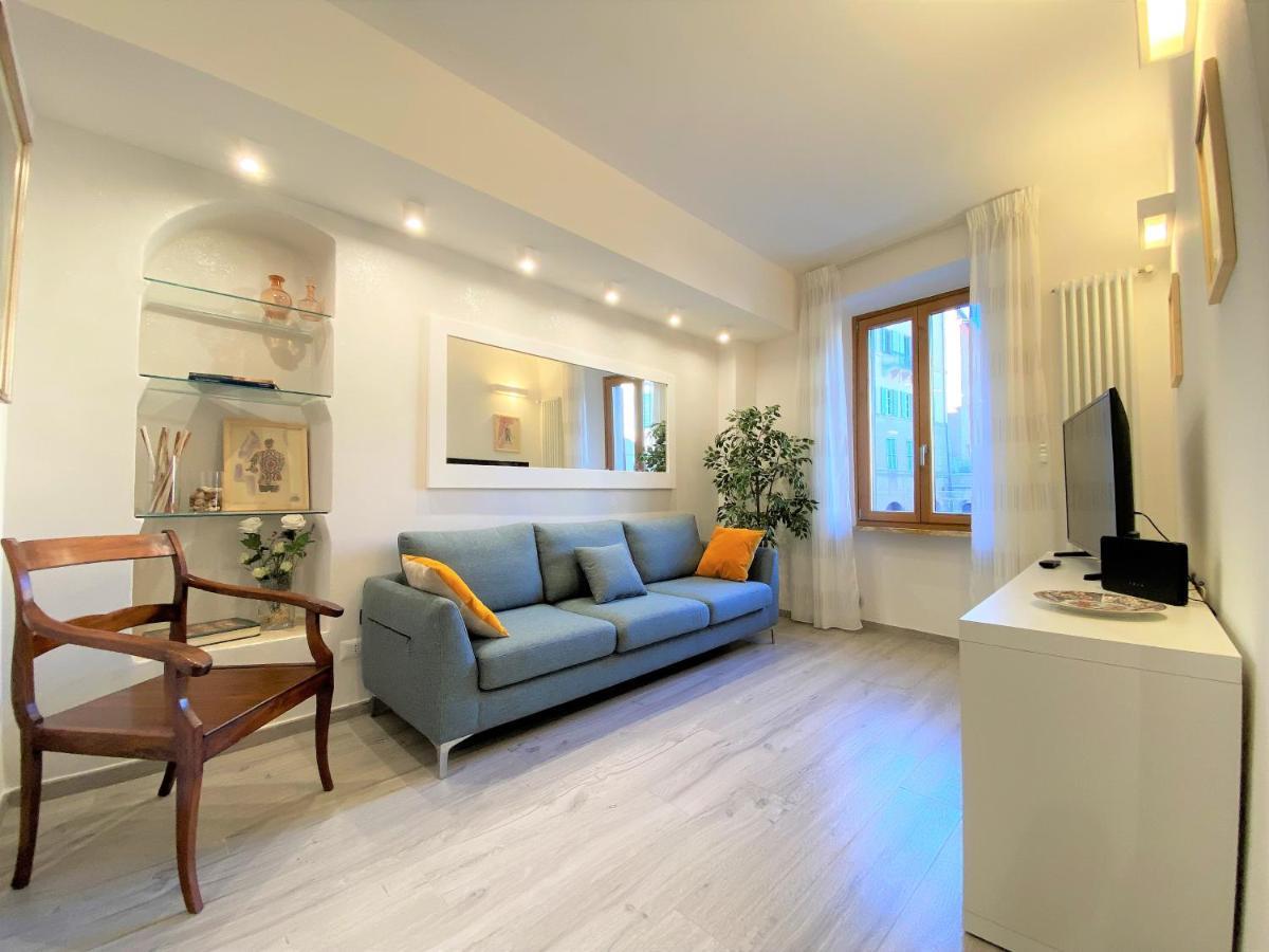 Casa Stella- A Due Passi Dal Corso Di Siena Lejlighed Eksteriør billede