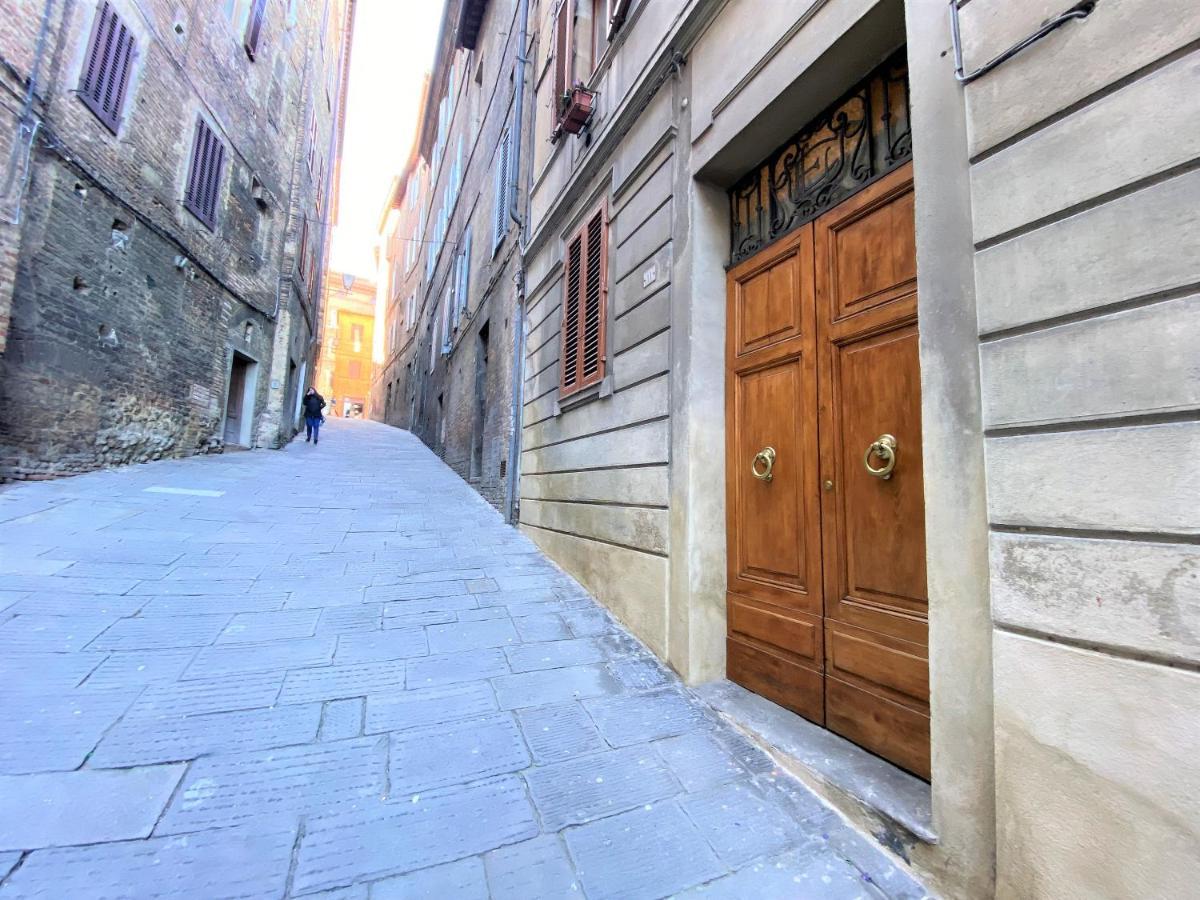 Casa Stella- A Due Passi Dal Corso Di Siena Lejlighed Eksteriør billede